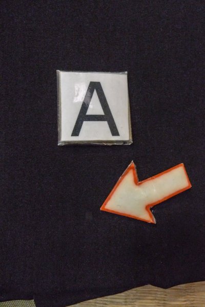 Photo13: O0902B Vintage Japanese kimono   Black HAORI short jacket for women / Silk. MOMIJI maple leaf   (Grade B) (13)