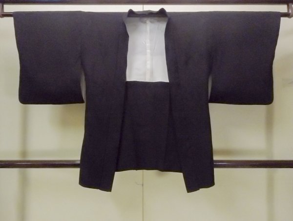 Photo1: Mint O0902D Vintage Japanese kimono   Black HAORI short jacket for women / Silk. Flower,   (Grade A) (1)