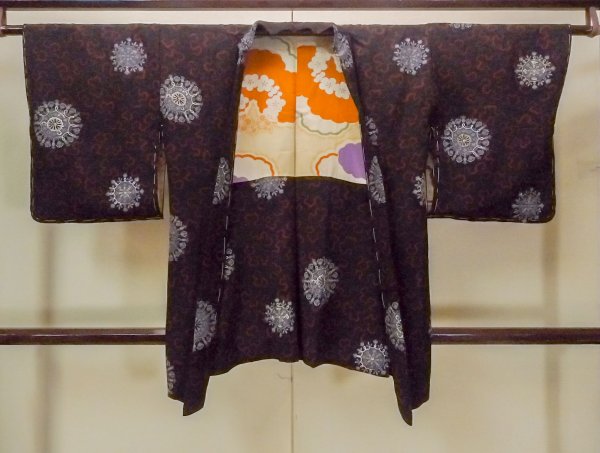 Photo1: O0902F Vintage Japanese kimono   Black HAORI short jacket for women / Silk. Flower,   (Grade B) (1)