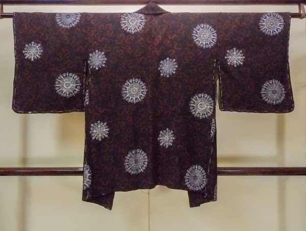 Photo2: O0902F Vintage Japanese kimono   Black HAORI short jacket for women / Silk. Flower,   (Grade B) (2)
