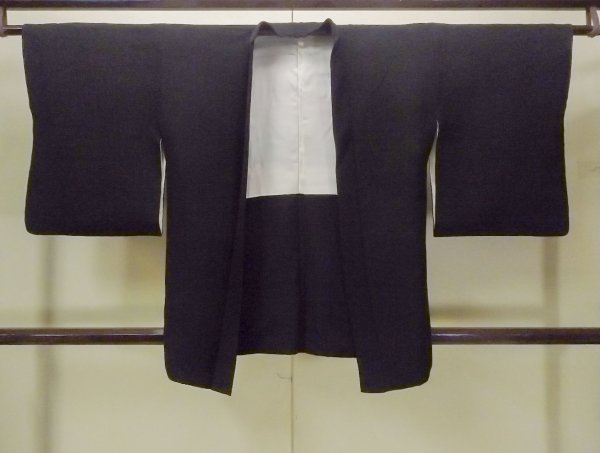 Photo1: O0902G Vintage Japanese kimono   Black HAORI short jacket for women / Silk.    (Grade B) (1)