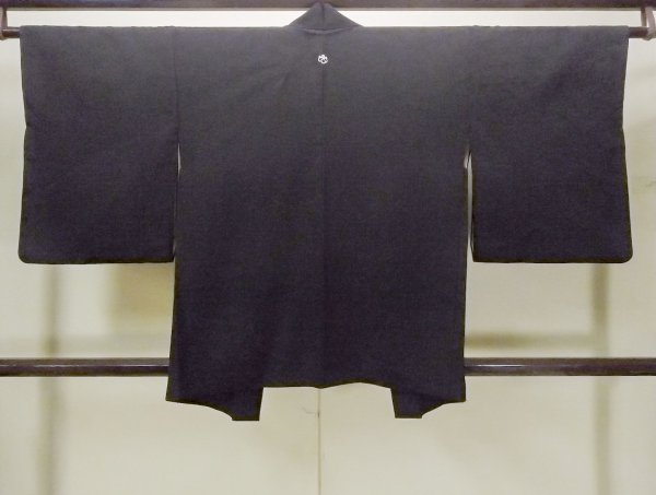 Photo2: O0902J Vintage Japanese kimono   Black HAORI short jacket for women / Silk. Leaf,   (Grade B) (2)