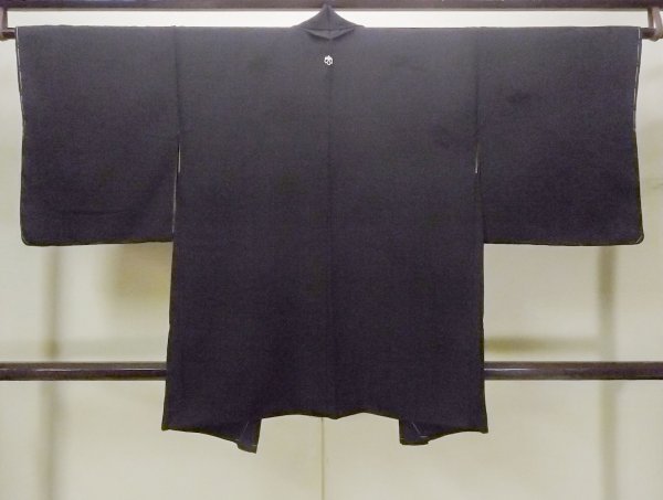 Photo2: Mint O0902L Vintage Japanese kimono   Black HAORI short jacket for women / Silk.  Base woven pattern : Letters  (Grade A) (2)