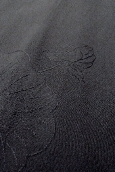 Photo9: O0902Q Vintage Japanese kimono   Black HAORI short jacket for women / Synthetic.  Base woven pattern : Lotus  (Grade B) (9)