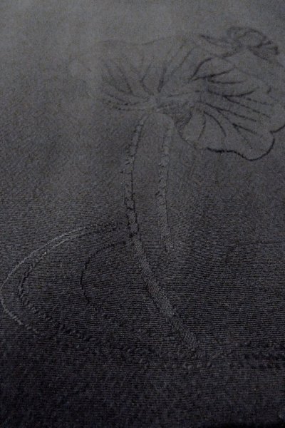 Photo10: O0902Q Vintage Japanese kimono   Black HAORI short jacket for women / Synthetic.  Base woven pattern : Lotus  (Grade B) (10)