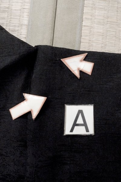 Photo15: O0902S Vintage Japanese kimono   Black HAORI short jacket for women / Silk.    (Grade B) (15)