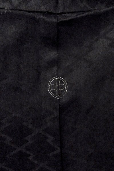 Photo3: O0902T Vintage Japanese kimono   Black HAORI short jacket for women / Silk.    (Grade D) (3)