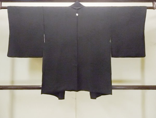 Photo2: O0902V Vintage Japanese kimono   Black HAORI short jacket for women / Silk.    (Grade B) (2)