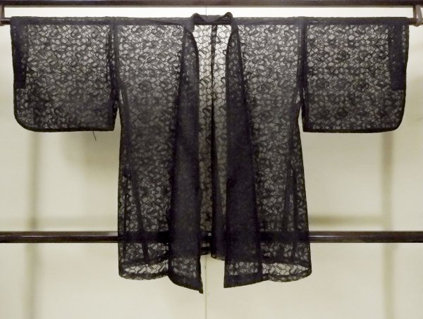 Photo1: Mint O0903A Vintage Japanese kimono   Black DOCHUGI outer coat for women / Synthetic. Abstract pattern Lace fabric  (Grade A) (1)