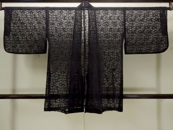 Photo2: Mint O0903A Vintage Japanese kimono   Black DOCHUGI outer coat for women / Synthetic. Abstract pattern Lace fabric  (Grade A) (2)