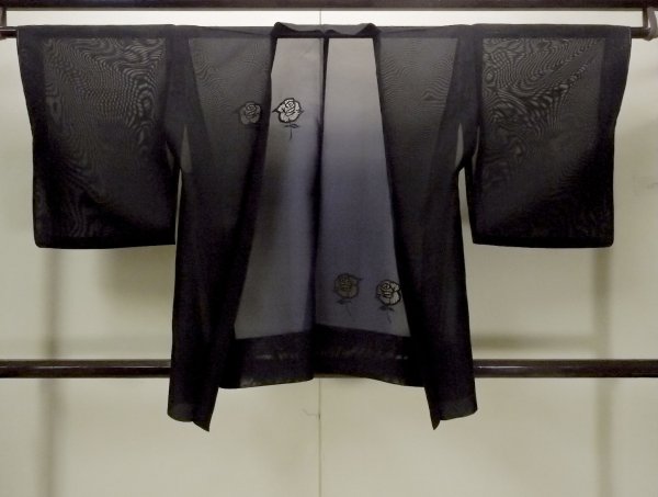 Photo1: O0903B Vintage Japanese kimono   Black HAORI short jacket for women / Silk. Rose   (Grade A) (1)