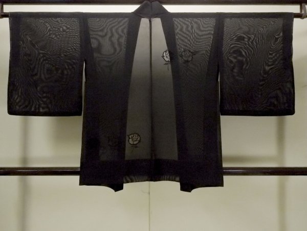Photo2: O0903B Vintage Japanese kimono   Black HAORI short jacket for women / Silk. Rose   (Grade A) (2)