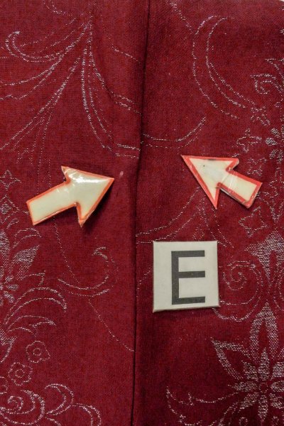 Photo18: O0909D Vintage Japanese kimono  Dark Red HAORI short jacket for women / Silk. Flower,   (Grade B) (18)