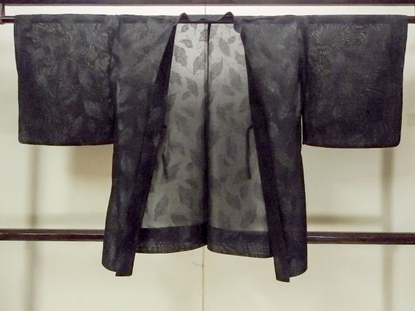 Photo1: Mint O0909F Vintage Japanese kimono   Black HAORI short jacket for women / Silk. Leaf   (Grade A) (1)