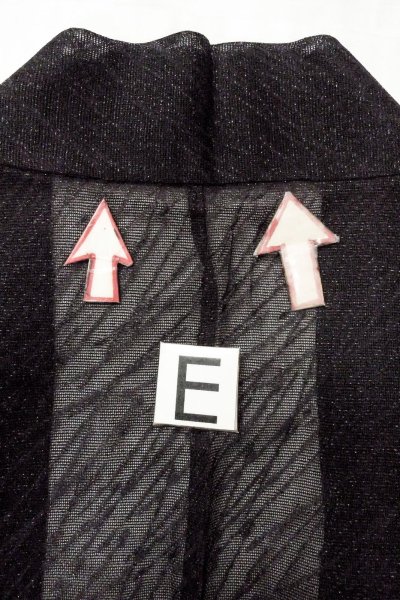 Photo18: O0909G Vintage Japanese kimono   Black HAORI short jacket for women / Silk. Line,   (Grade C) (18)