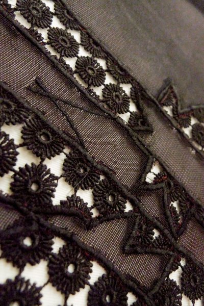 Photo9: Mint O0909T Vintage Japanese kimono   Black HAORI short jacket for women / Silk. Flower,   (Grade A) (9)