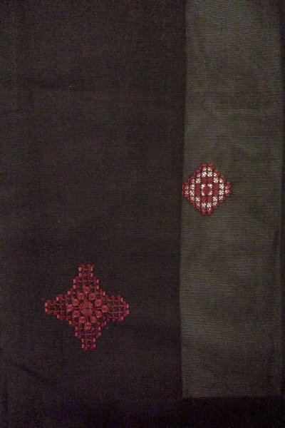 Photo4: O0910B Vintage Japanese kimono   Black HAORI short jacket for women / Silk. Geometrical pattern   (Grade A) (4)