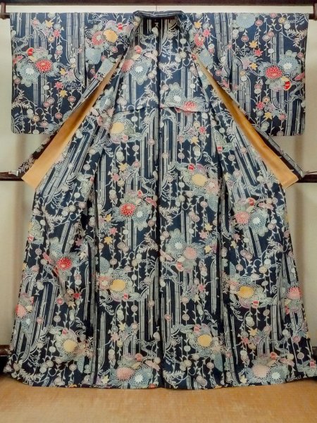 Photo2: O1002C Vintage Japanese kimono Indigo Blue HITOE unlined for women / Silk. Chrysanthemum (Grade B) (2)