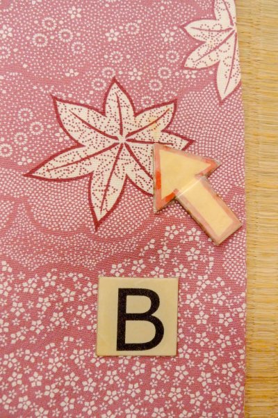 Photo15: O1002E Vintage Japanese kimono Dark Pink KOMON dyed for women / Silk. Flower (Grade C) (15)