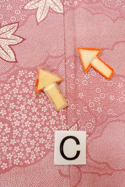 Photo16: O1002E Vintage Japanese kimono Dark Pink KOMON dyed for women / Silk. Flower (Grade C) (16)