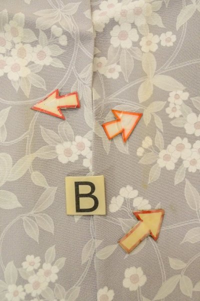 Photo15: O1002H Vintage Japanese kimono Pale Grayish Wisteria KOMON dyed for women / Silk. Flower (Grade C) (15)