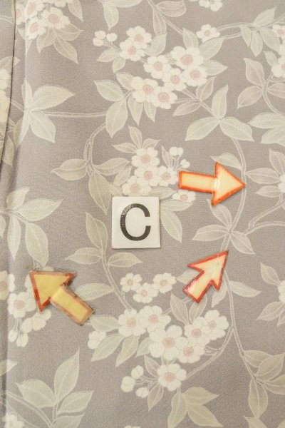 Photo16: O1002H Vintage Japanese kimono Pale Grayish Wisteria KOMON dyed for women / Silk. Flower (Grade C) (16)