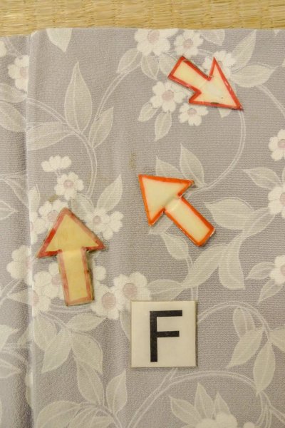 Photo19: O1002H Vintage Japanese kimono Pale Grayish Wisteria KOMON dyed for women / Silk. Flower (Grade C) (19)