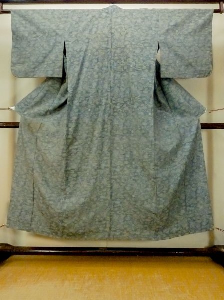 Photo1: O1002N Vintage Japanese kimono Pale Gray TSUMUGI pongee for women / Silk. Leaf (Grade C) (1)