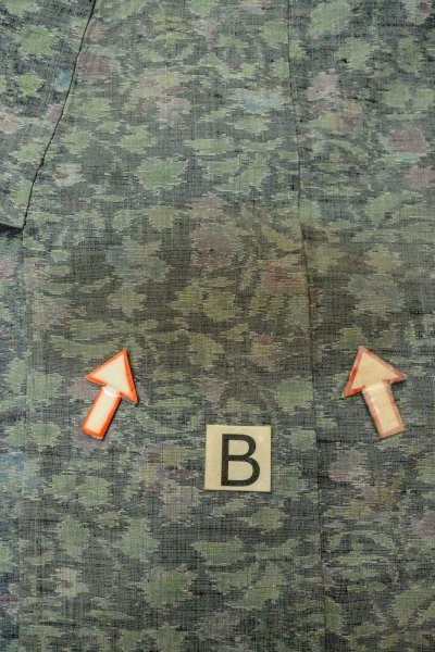 Photo15: O1002N Vintage Japanese kimono Pale Gray TSUMUGI pongee for women / Silk. Leaf (Grade C) (15)