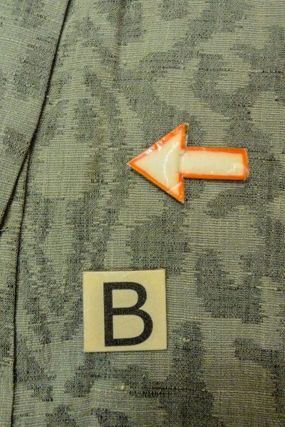 Photo15: O1002O Vintage Japanese kimono Grayish Green TSUMUGI pongee for women / Linen. Chinz pattern (Grade D) (15)