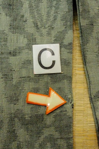 Photo16: O1002O Vintage Japanese kimono Grayish Green TSUMUGI pongee for women / Linen. Chinz pattern (Grade D) (16)