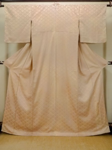 Photo1: O1002R Vintage Japanese kimono Pale Light Pink IROMUJI plain colored for women / Silk. (Grade C) (1)