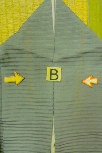 Photo18: O1002S Vintage Japanese kimono Light Grayish Green IROMUJI plain colored for women / Silk., There are some patterns on the lining. (Grade C) (18)