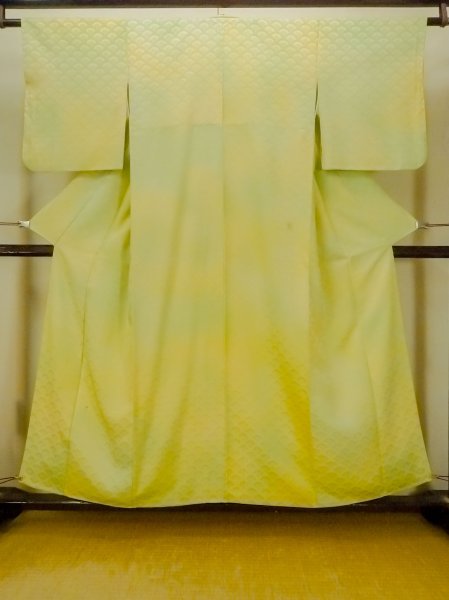 Photo1: O1002T Vintage Japanese kimono Shiny Light Yellowish Green IROMUJI plain colored for women / Silk. (Grade C) (1)