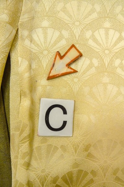 Photo16: O1002X Vintage Japanese kimono Shiny Light Yellow TSUKESAGE formal for women / Silk. Wheel (Grade B) (16)