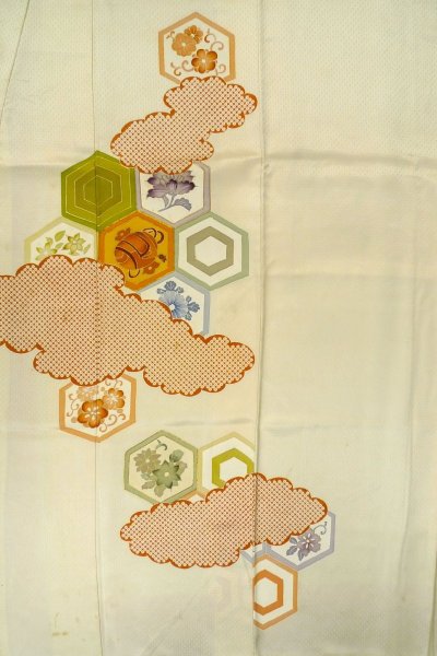 Photo4: O1003A Vintage Japanese kimono Shiny Ivory HOUMONGI formal for women / Silk. Flower (Grade C) (4)