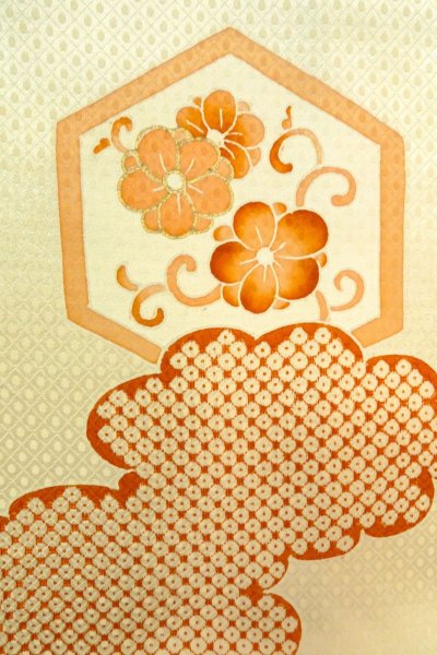 Photo6: O1003A Vintage Japanese kimono Shiny Ivory HOUMONGI formal for women / Silk. Flower (Grade C) (6)