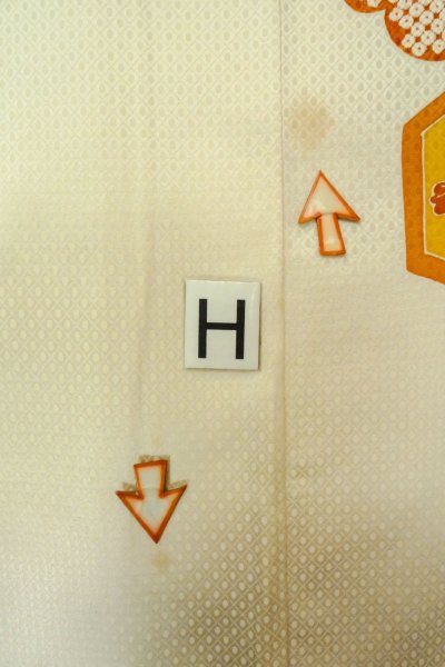 Photo24: O1003A Vintage Japanese kimono Shiny Ivory HOUMONGI formal for women / Silk. Flower (Grade C) (24)