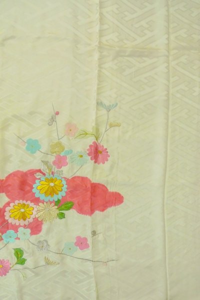 Photo7: O1003F Vintage Japanese kimono Shiny White FURISODE long-sleeved for women / Silk. Chrysanthemum (Grade C) (7)