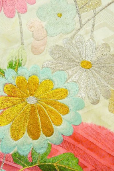 Photo9: O1003F Vintage Japanese kimono Shiny White FURISODE long-sleeved for women / Silk. Chrysanthemum (Grade C) (9)