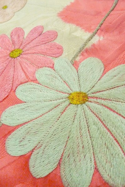 Photo14: O1003F Vintage Japanese kimono Shiny White FURISODE long-sleeved for women / Silk. Chrysanthemum (Grade C) (14)