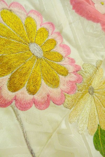 Photo15: O1003F Vintage Japanese kimono Shiny White FURISODE long-sleeved for women / Silk. Chrysanthemum (Grade C) (15)