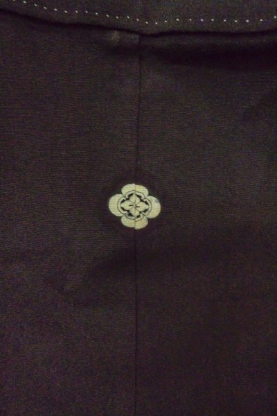 Photo4: O1003G Vintage Japanese kimono Black TOMESODE formal for women / Silk. Chrysanthemum (Grade B) (4)