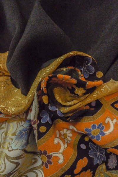 Photo13: O1003G Vintage Japanese kimono Black TOMESODE formal for women / Silk. Chrysanthemum (Grade B) (13)