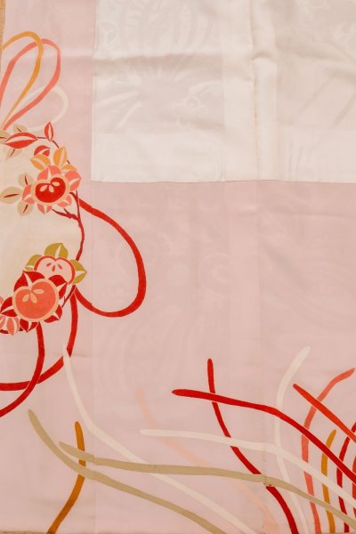Photo11: O1105A Antique Japanese kimono Light Pink FURISODE long-sleeved for women / Silk. Peony, There is a design on the bottom of the lining. (Grade C) (11)