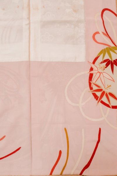 Photo12: O1105A Antique Japanese kimono Light Pink FURISODE long-sleeved for women / Silk. Peony, There is a design on the bottom of the lining. (Grade C) (12)