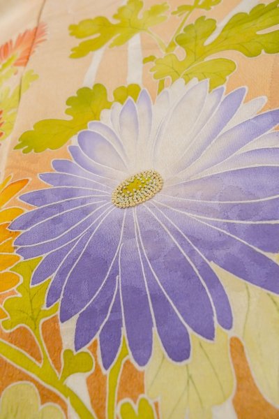 Photo17: O1105B Antique Japanese kimono Pale Orange FURISODE long-sleeved for women / Silk. Peony (Grade C) (17)