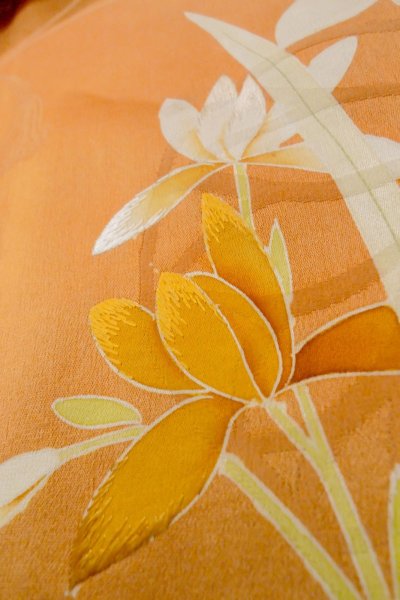 Photo21: O1105B Antique Japanese kimono Pale Orange FURISODE long-sleeved for women / Silk. Peony (Grade C) (21)