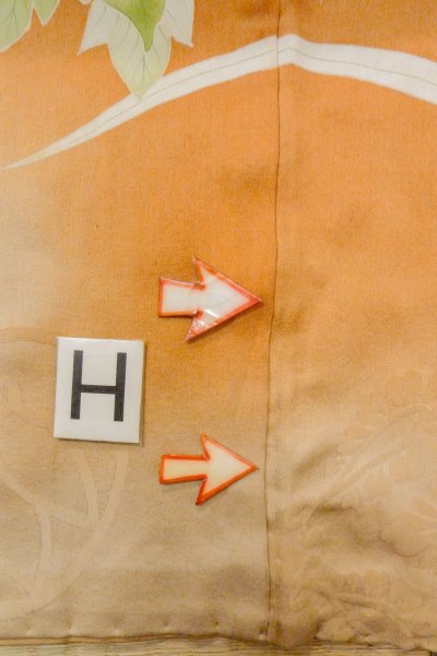 Photo34: O1105B Antique Japanese kimono Pale Orange FURISODE long-sleeved for women / Silk. Peony (Grade C) (34)