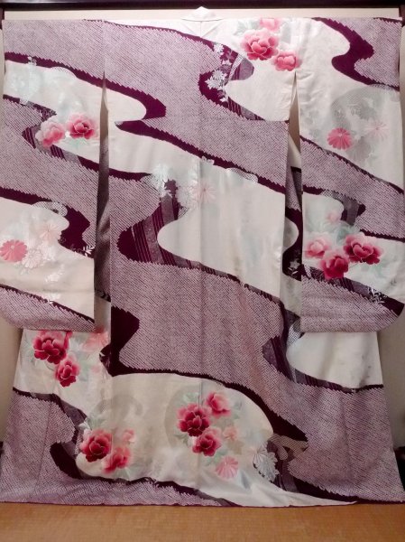 Photo2: O1126A Vintage Japanese kimono White FURISODE long-sleeved for women / Silk. Peony (Grade B) (2)